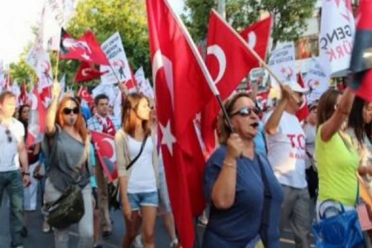 Gezi Parkı olaylarını protesto yürüyüşü