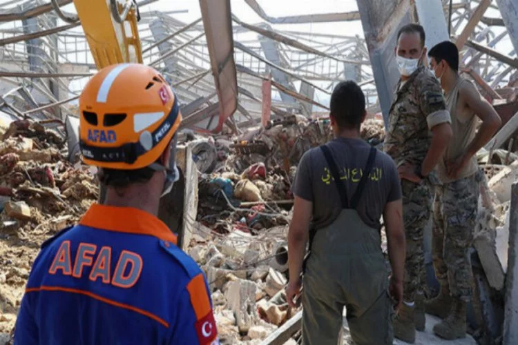 Türk ekiplerin Beyrut'ta arama- kurtarma faaliyetleri sürüyor