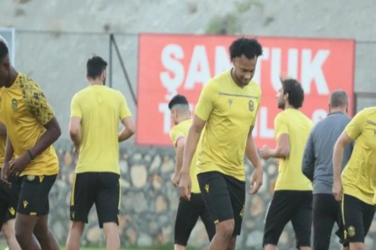 Yeni Malatyaspor'da Bolu kampı 13 futbolcuyla başlıyor
