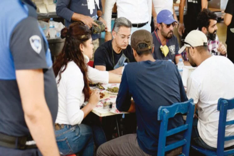 Aamir Khan Adana kebabını tattı