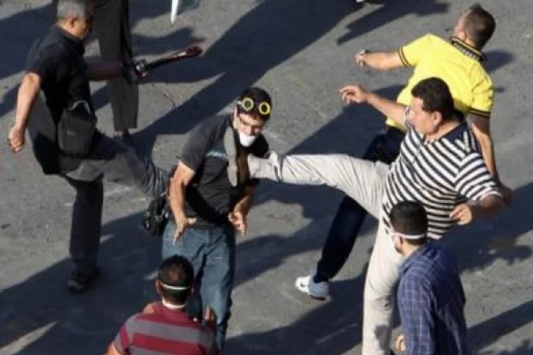CHP'li vekil Gezi Parkı eylemcisine tekme tokat saldırdı