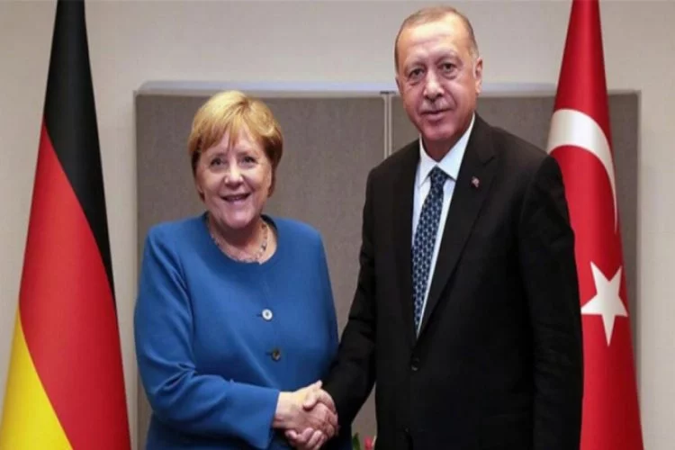 Erdoğan, Merkel'le telefonda görüştü