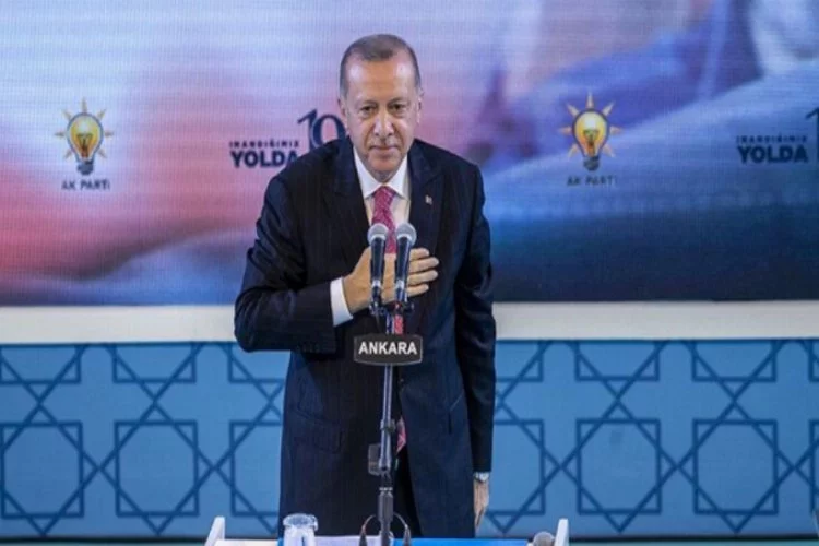 Erdoğan, AK Parti'ye özel şiir okudu