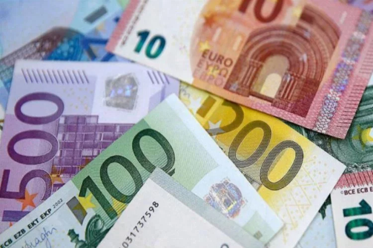 Euro Bölgesi ikinci çeyrekte yüzde 12,1 küçüldü