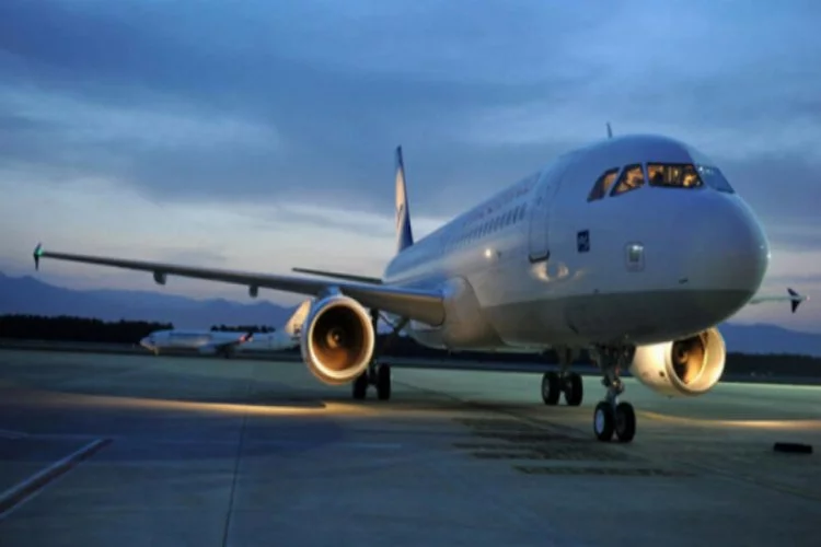 Antalya'ya bir günde 190 uçak inip kalktı