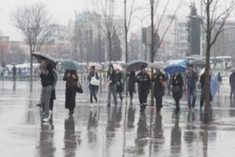 Bursa bugün de yağmurla boğuşuyor