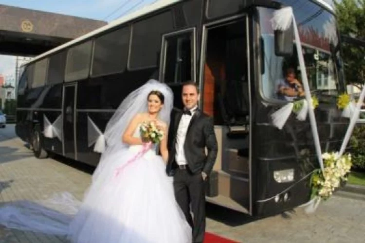 Bursa'da ezber bozan düğün arabası