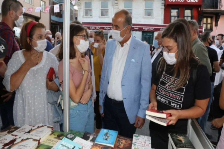 Bursa Mudanya'da her yer kitapla dolup taştı