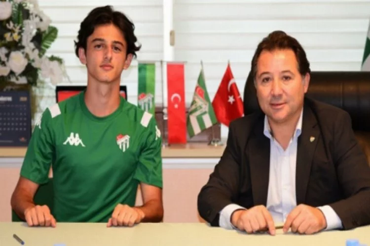Bursaspor'da 3 profesyonel imza!