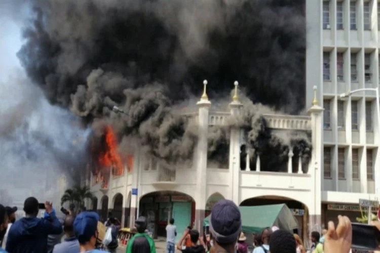 139 yıllık camide yangın!