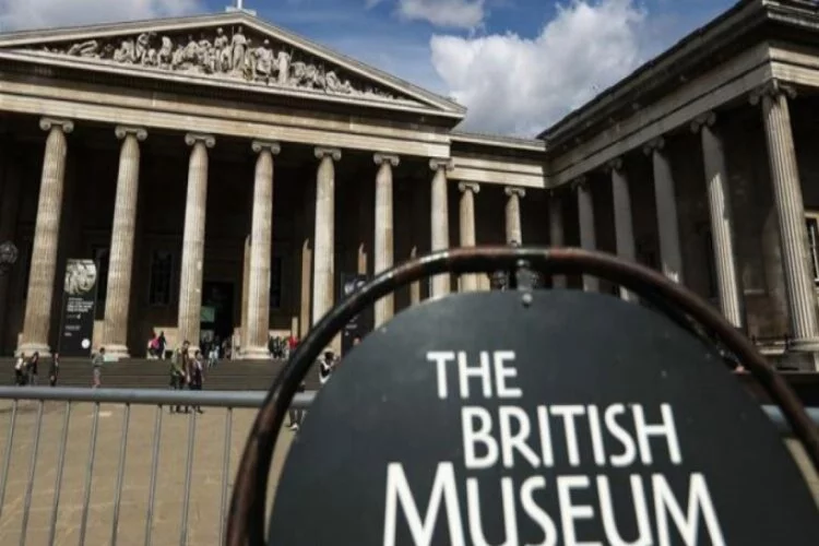 British Museum, köle tüccarı kurucusunun büstünü kaldırdı