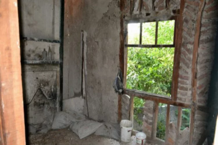 Samsun'daki 7 kişilik aile her gün ölüm korkusuyla yaşıyor
