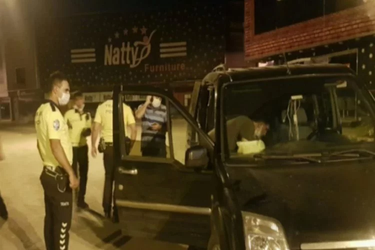 Bursa'da polisin durdurduğu otomobilden uyuşturucu çıktı