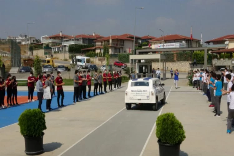 Türkiye'nin yerli otomobili Bursa'da öğrencilere ışık tuttu