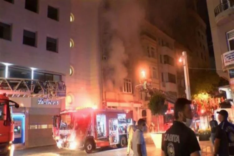 Taksim Meydanı'nda yangın paniği!