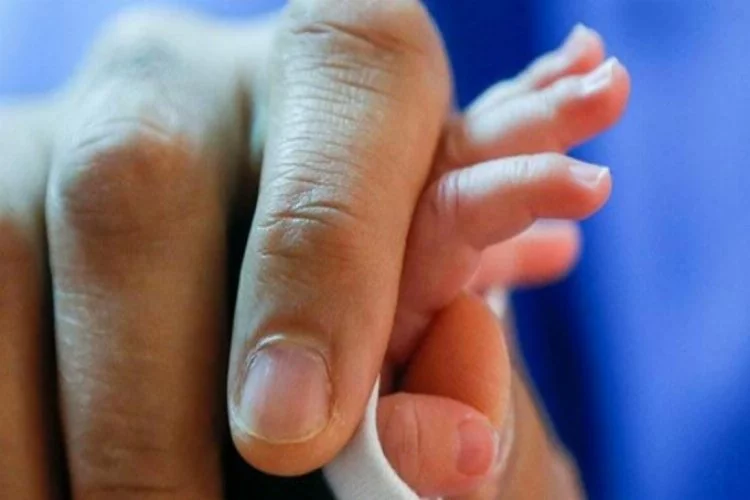3 aylık bebeğin şüpheli ölümüyle ilgili anne baba gözaltına alındı!