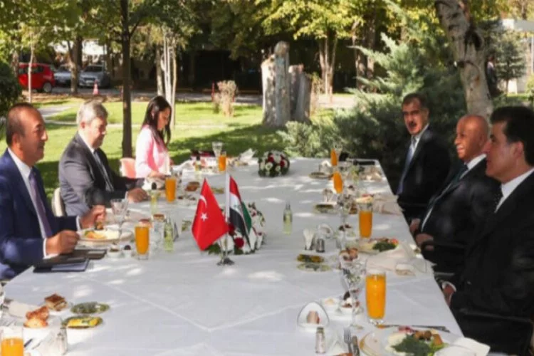 Dışişleri Bakanı Çavuşoğlu, Barzani ile bir araya geldi