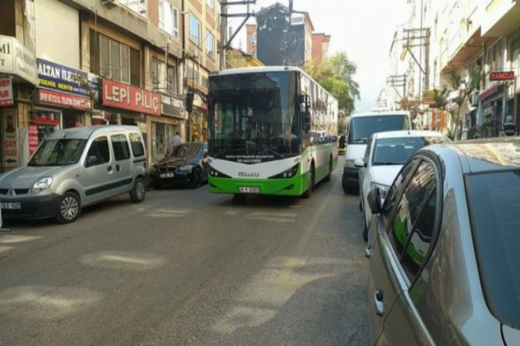 Bursa'da yolcu otobüsü yaşlı adama çarptı!