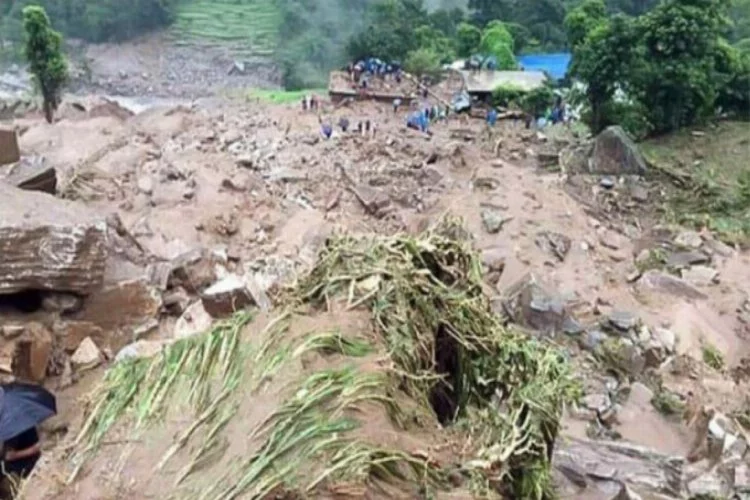 Nepal'de toprak kayması: 3 ölü, 28 kayıp