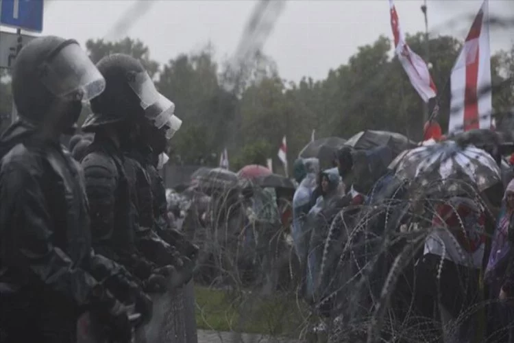 Belarus'taki protestolarda 250 gözaltı
