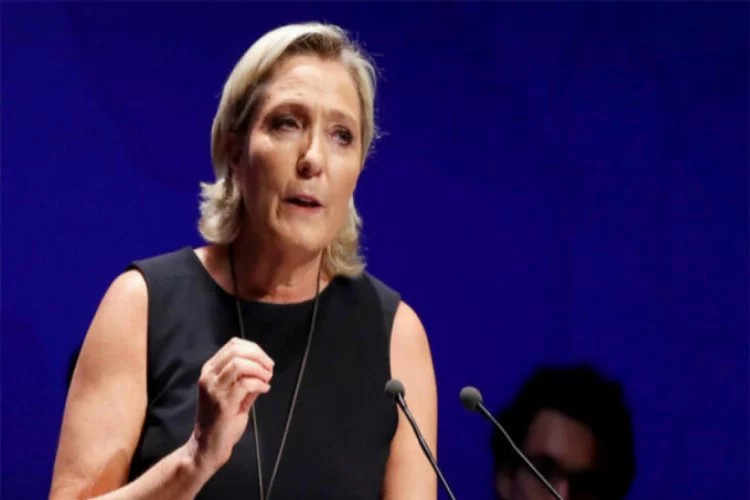 Aşırı sağcı Le Pen'den Macron'a destek!