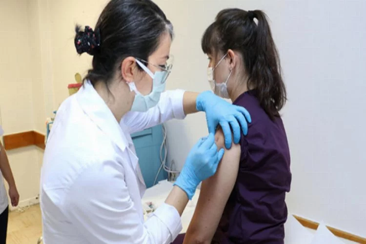 Türkiye'de ilk Kovid-19 test aşısı yapıldı!