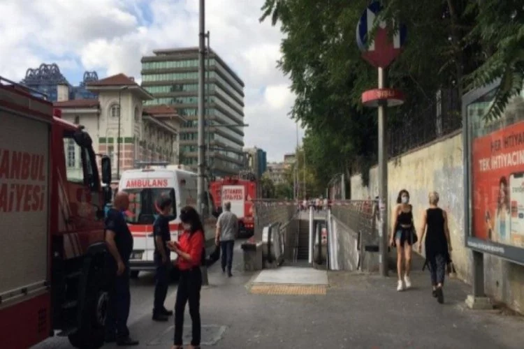 İstanbul Şişli'de bir kişi metro raylarına düştü