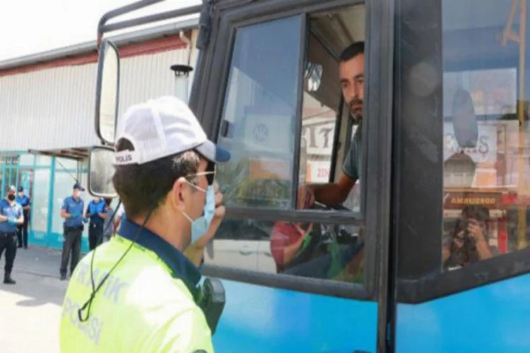 Adana'da toplu taşıma araçları ile iş yerlerinde koronavirüs denetimi