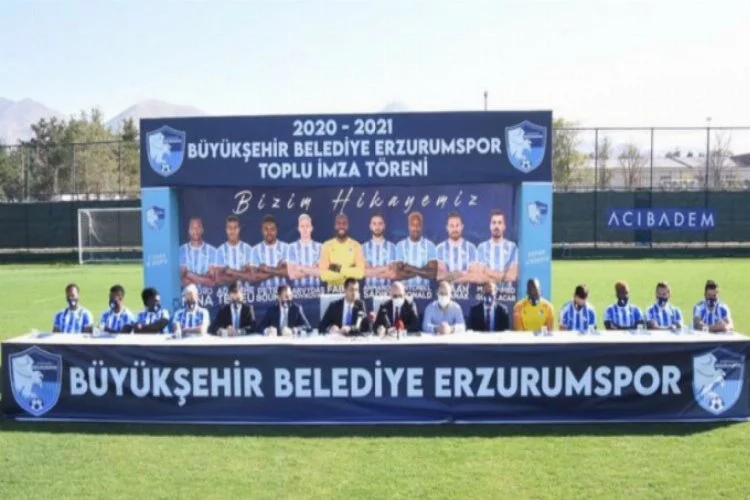 Erzurumspor 9 yeni transferini tanıttı