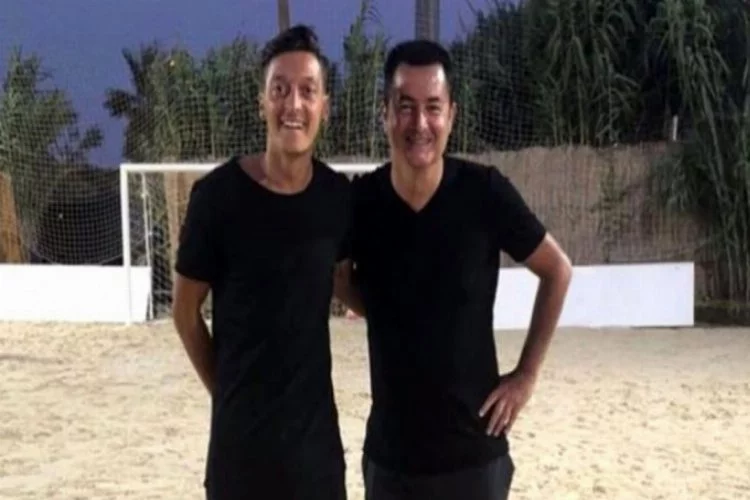 Acun Ilıcalı ve Mesut Özil'in heyecanlandıran diyaloğu!