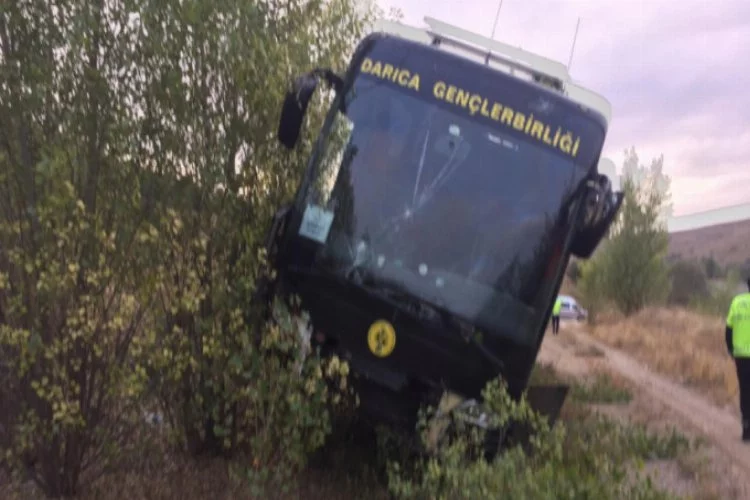 Darıca Gençlerbirliği'nin otobüsü kaza yaptı; 5 personel hastaneye kaldırıldı