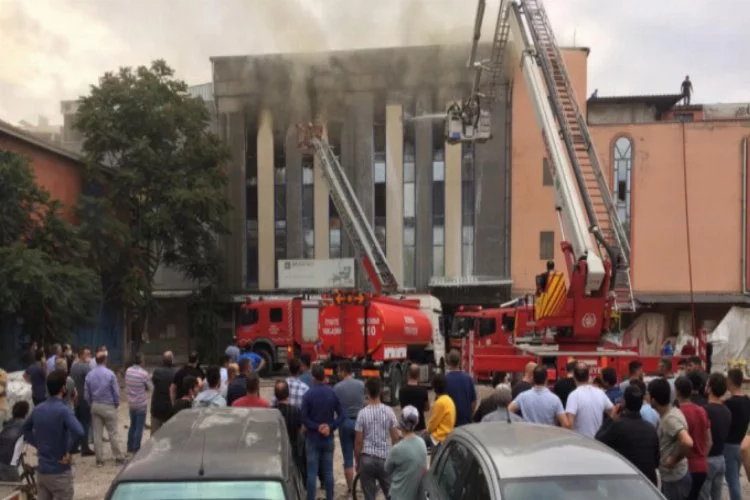 Bursa'da mobilya fabrikasını alevler sardı