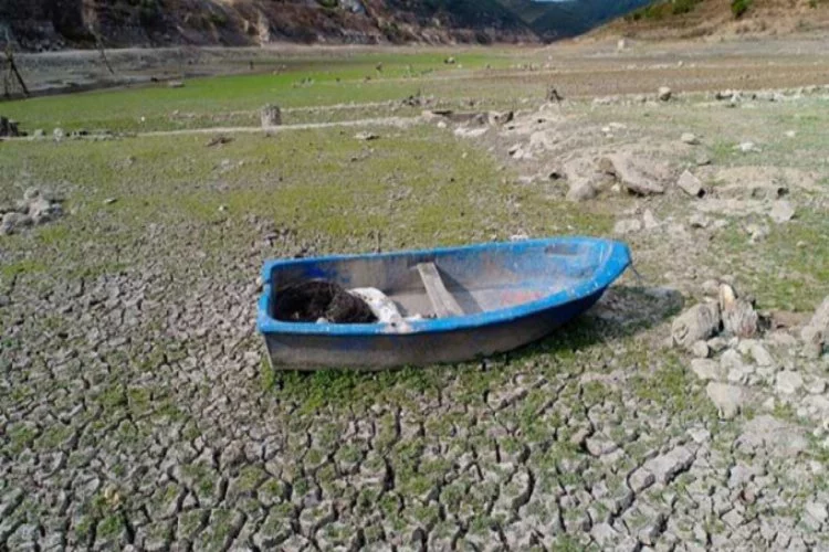 Sazlıdere Barajı'nda korkutan kuraklık görüntüleri