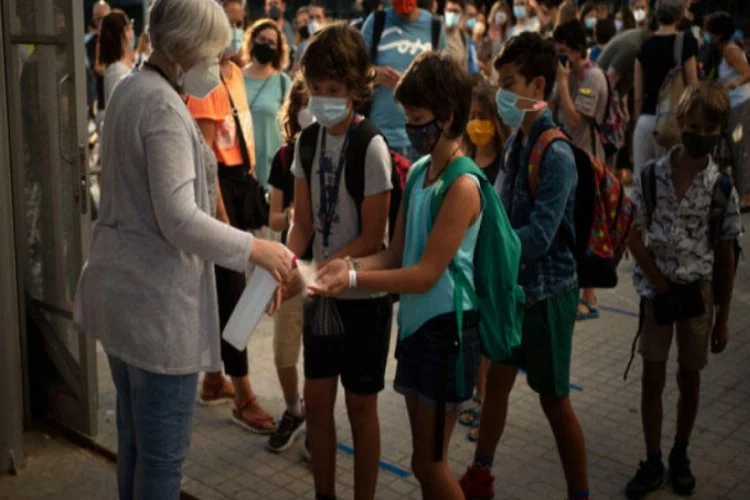 İspanya'da koronavirüs nedeniyle 2 bin 852 sınıf kapandı