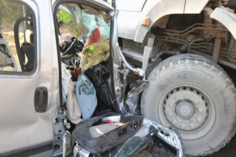 Bursa'daki feci kazada 1 kişi öldü, 3 kişi yaralandı