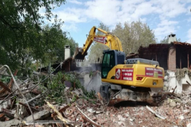 Bursa'da 3 bölgede yıkım çalışmaları gerçekleştirildi