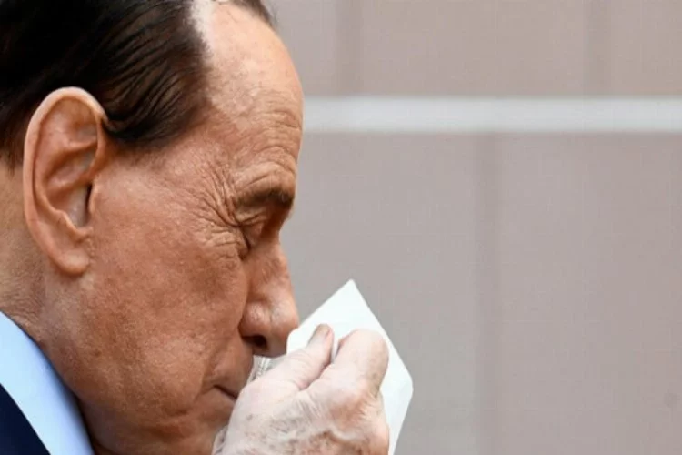 Berlusconi'ye ikinci koronavirüs şoku
