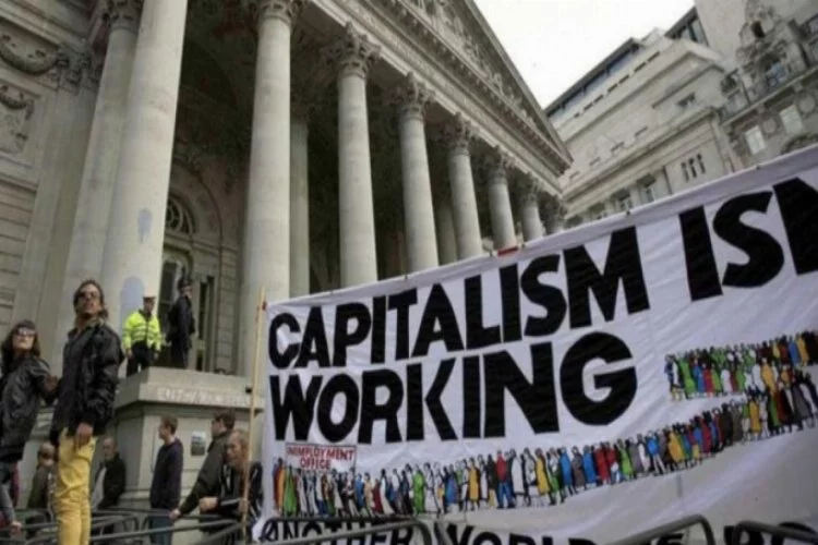 Okullarda 'kapitalizm karşıtı' kaynakların kullanılmaması uyarısı