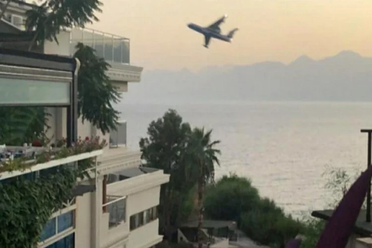 Rus pilot Antalyalıların yüreğini ağzına getirdi