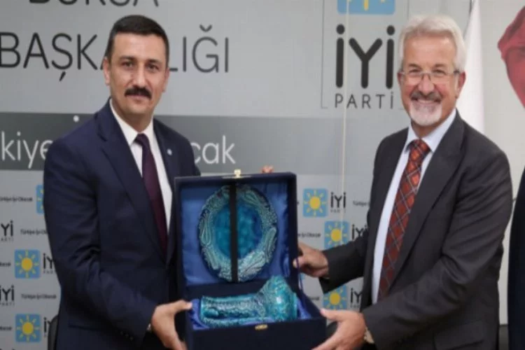 Bursa Nilüfer Belediye Başkanı Erdem'den İYİ Parti'ye 'hayırlı olsun' ziyareti