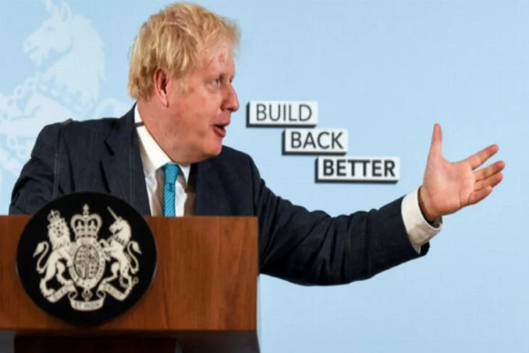 Başbakan Johnson, yanlış bilgi verdiği için özür diledi