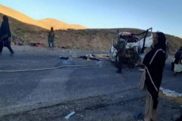 Afganistan'da trafik kazası: 10 ölü, 6 yaralı