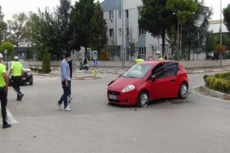 Bursa'da kiralık araçla kaza sonrası şoka girdi!