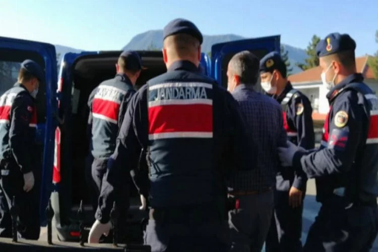 Karabük'te muhtar ve oğlu ile yeğenini bıçaklayan 2 şüpheli tutuklandı
