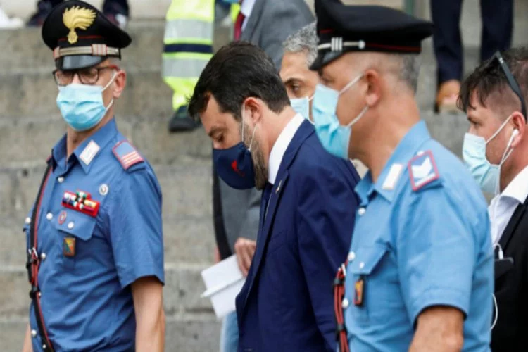 Eski Bakan Salvini, hakim karşısına çıktı