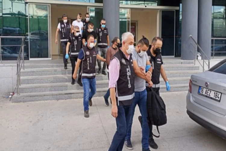 Bursa'da silahlı örgüt kurma ve yaralama suçundan aranan biri polis 7 kişi gözaltında!