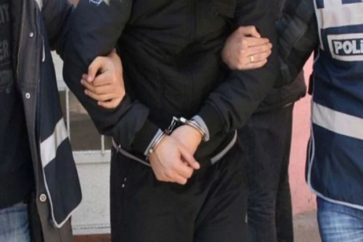 İzmir'de hırsızlık şüphelisi 3 şahıs kıskıvrak yakalandı