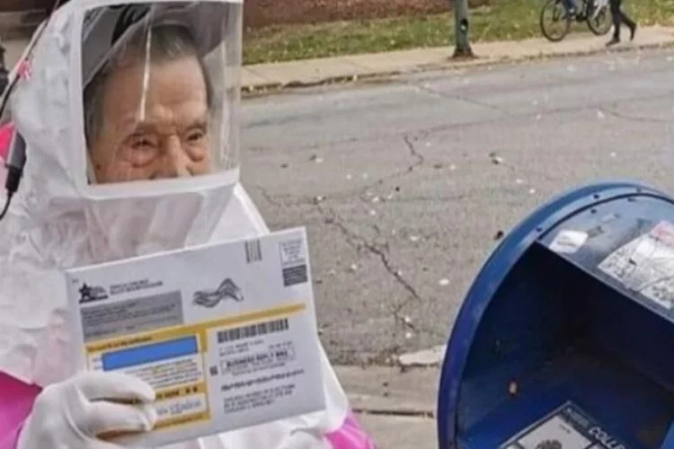 102 yaşındaki Bea Lumpkin postayla başkanlık seçimi oyunu kullandı