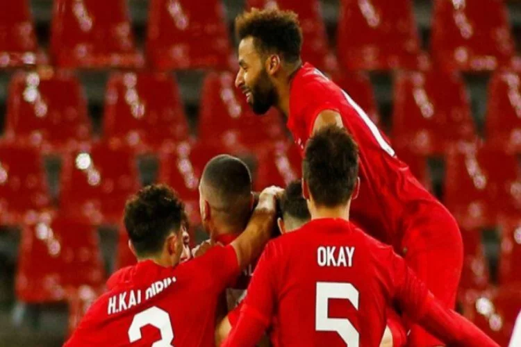 Almanya-Türkiye maçında Emre Can'dan flaş tepki!