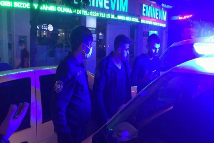 Bursa'da kazadan kaçmak isteyen Suriyeli gençler maskeden cezayı yedi!